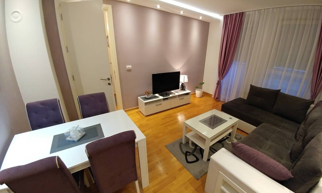 Apartman Luna - u Belvilu. Prijatan ambijent