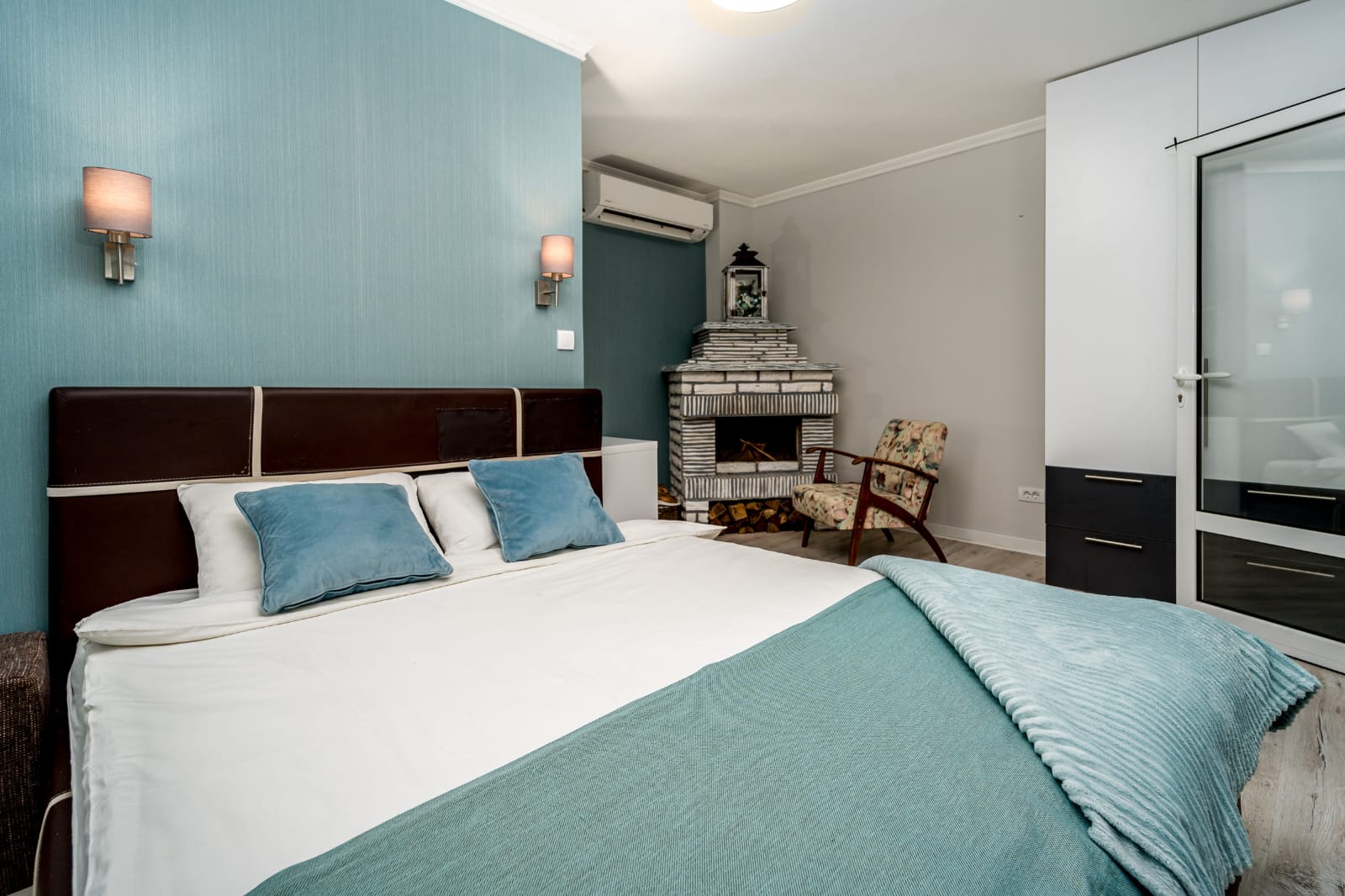 Apartman Queen, bračni ležaj i kamin