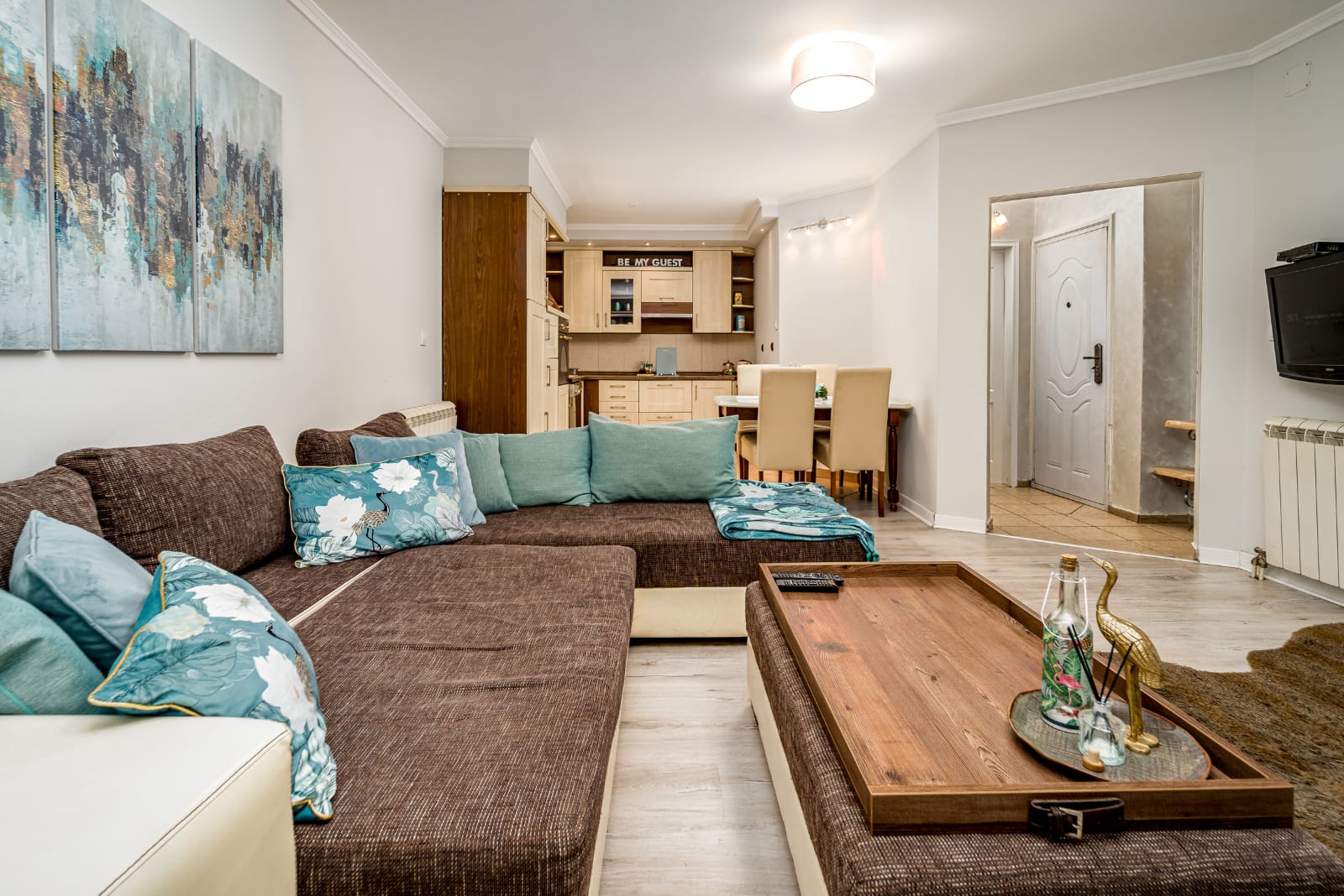 Apartman Queen, ugaona garnitura 2