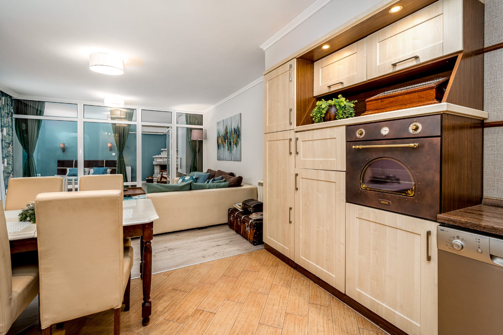 Apartman Queen, kuhinja sa rernom