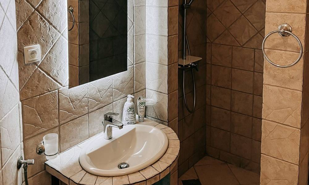 Apartman Queen, tuš kabina