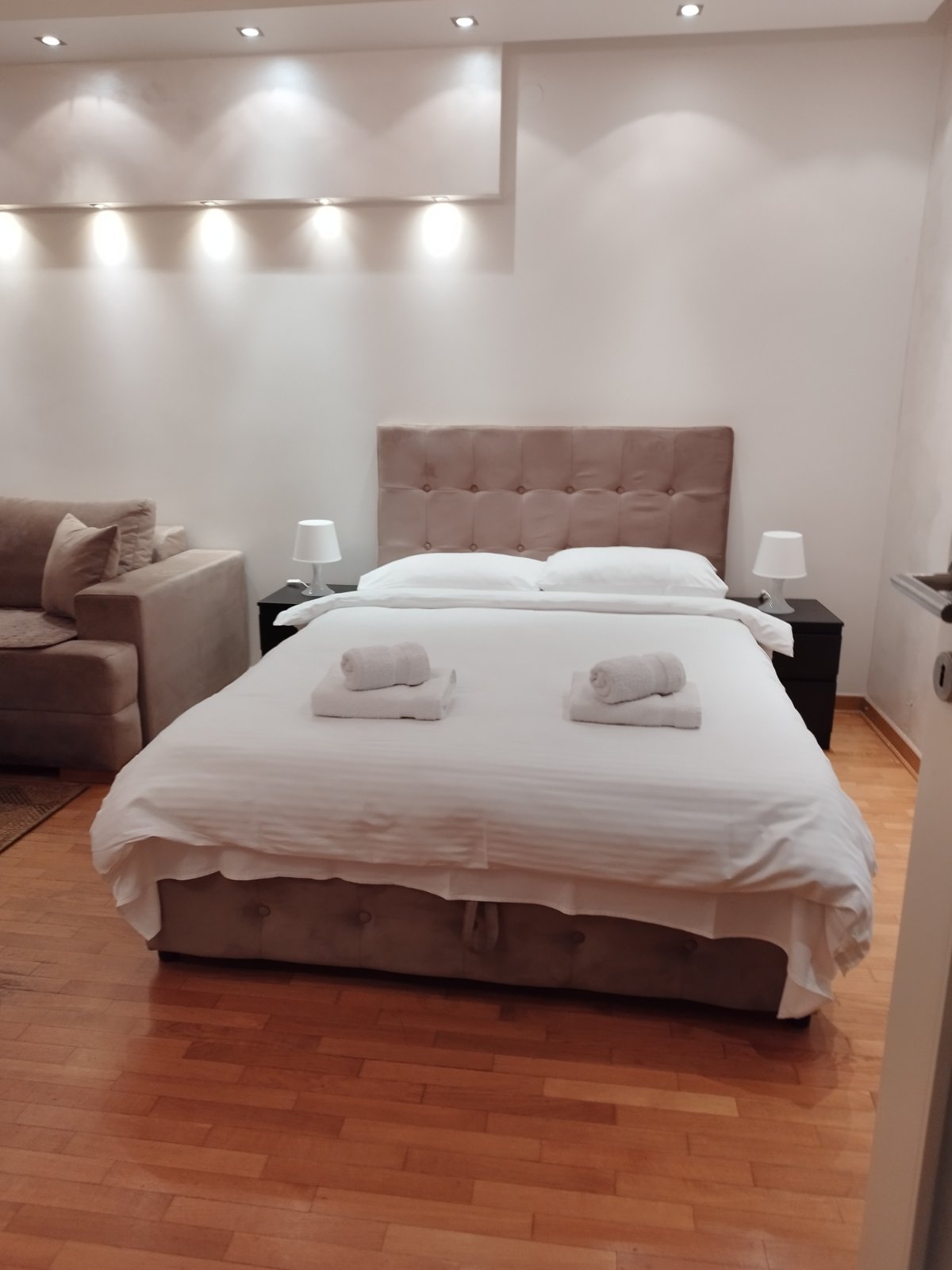 Apartman Bangkok, bračni krevet