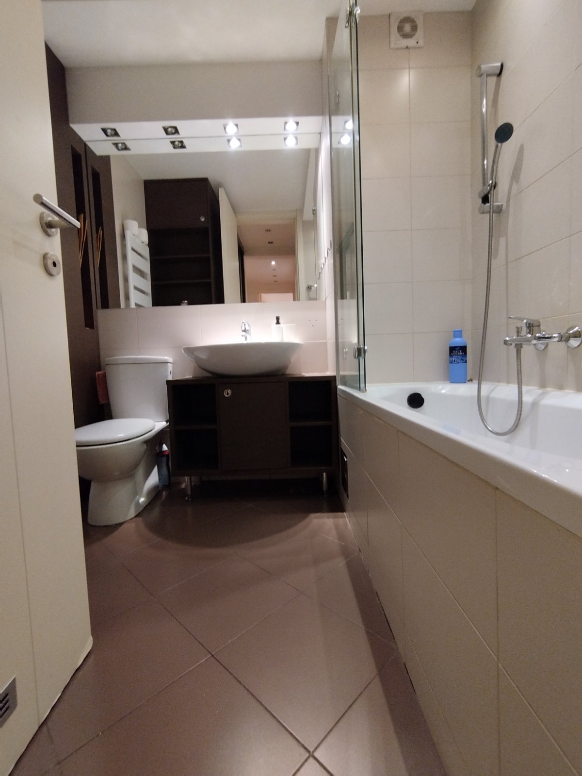 Apartman Bangkok, kada