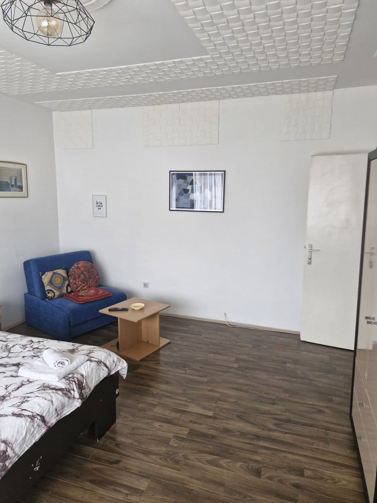 Apartman Lazar, fotelja i klub sto