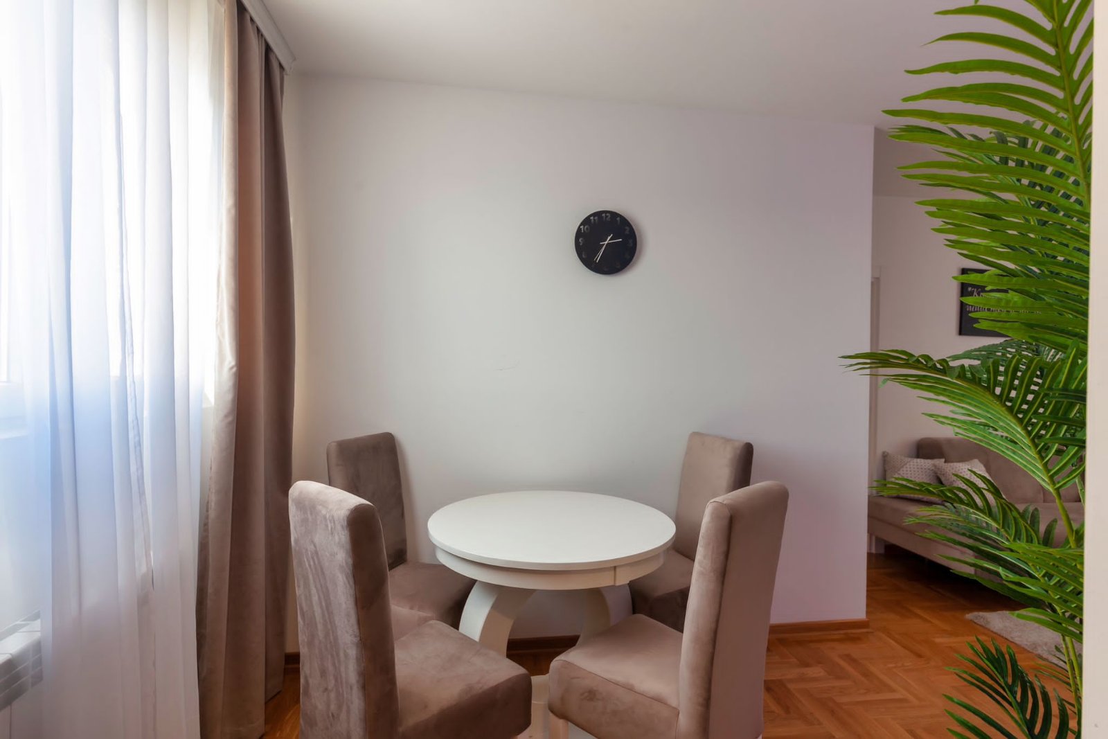 Apartman Luxury Residence, trpezariski sto