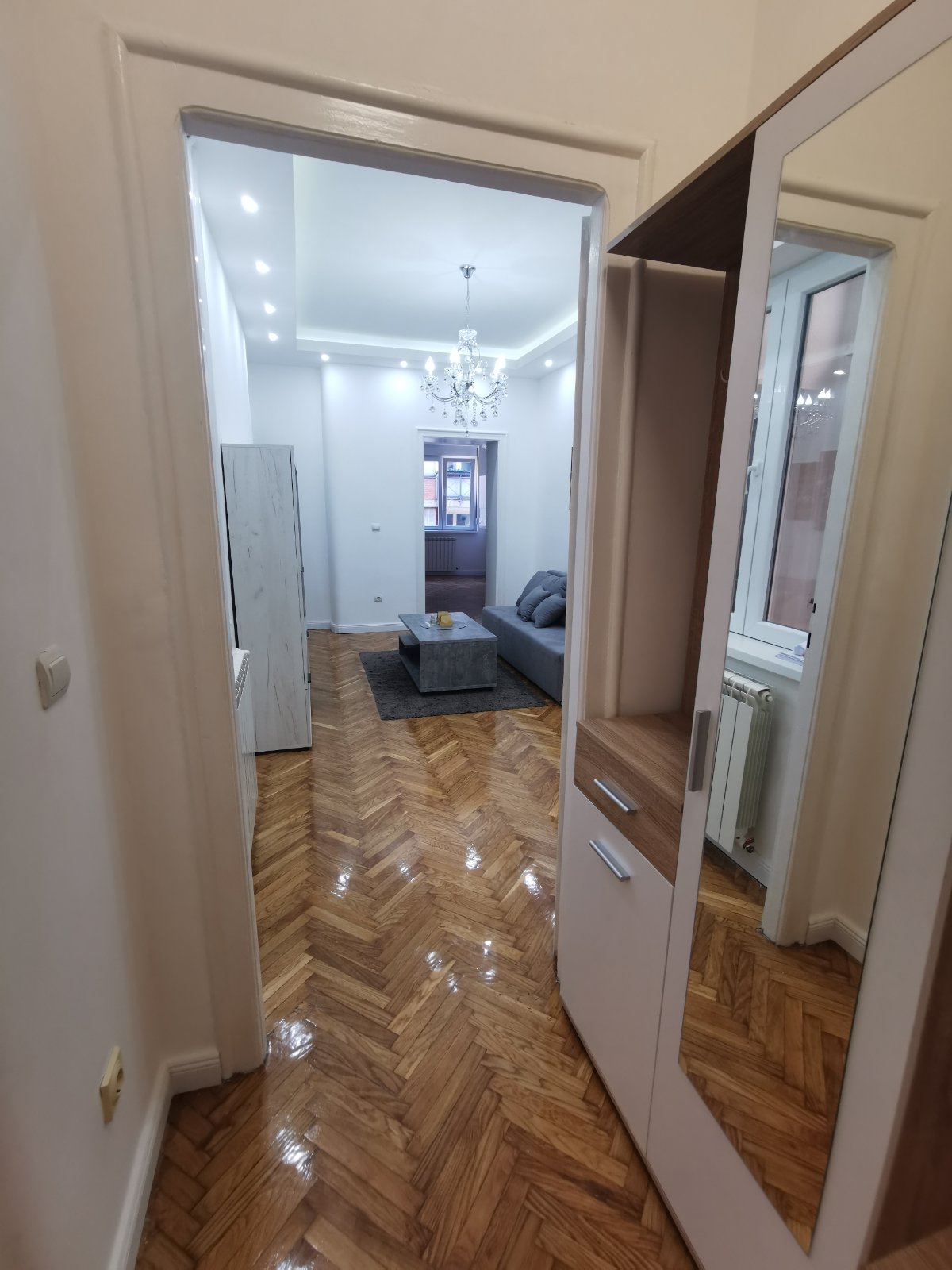 Apartman Mutapova, hodnik