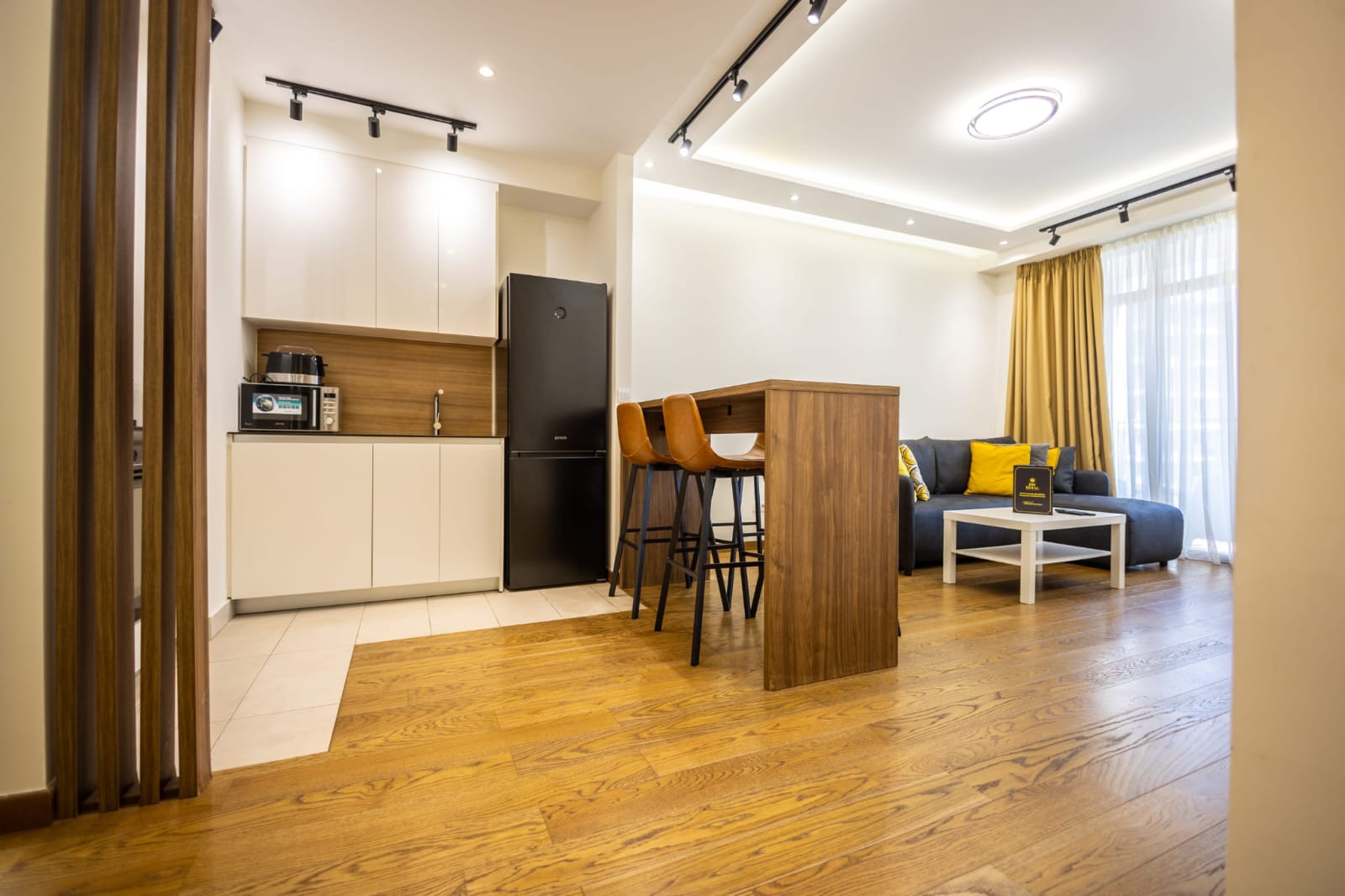 Apartman Arkadija 1910/ šank sto