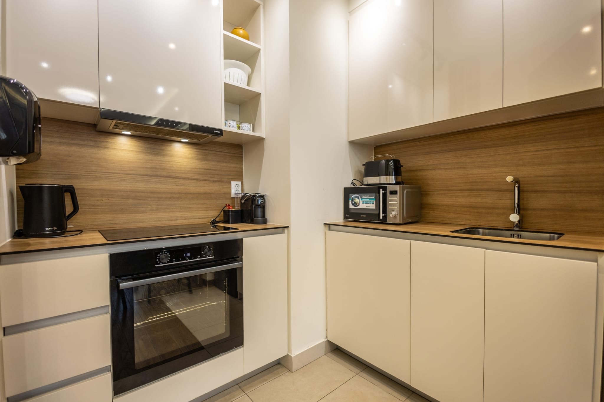 Apartman Arkadija 1910/ rerna u kuhinji